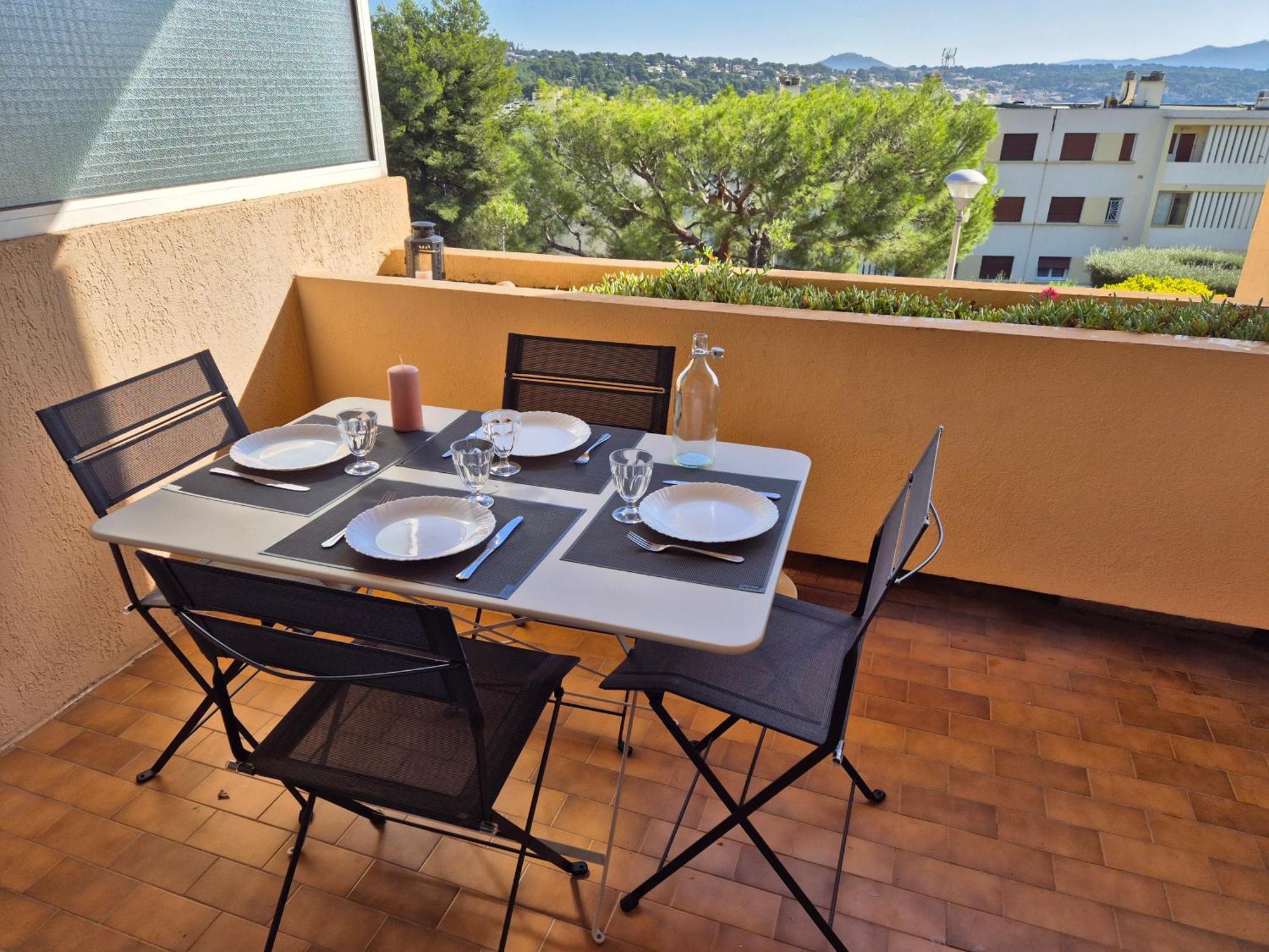 T2 Vue Mer Dans Residence Calme / T2 Sea View In A Quiet Residence Bandol Extérieur photo
